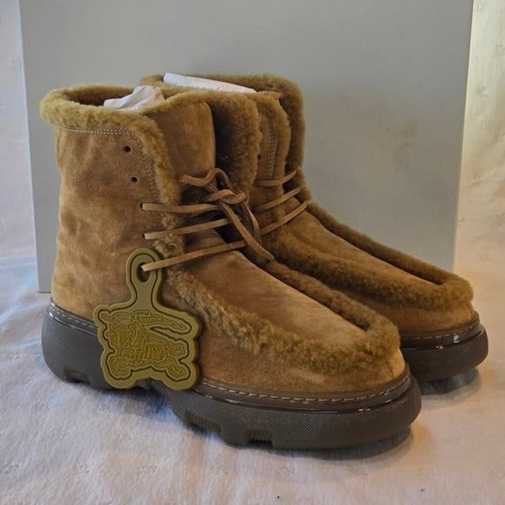 NIB Burberry Shearling-Trim Suede Creeper Boots Manilla/Amber Yellow Size 40